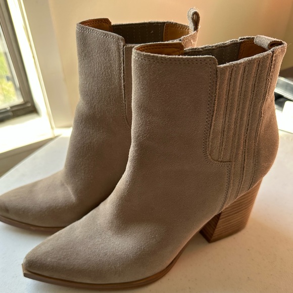 Marc Fisher Oshay Pointed Toe Suede Booties - Picture 2 of 9